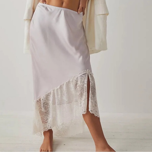 Free People Dresses & Skirts - Free People Heart Eyes Lace Half Slip